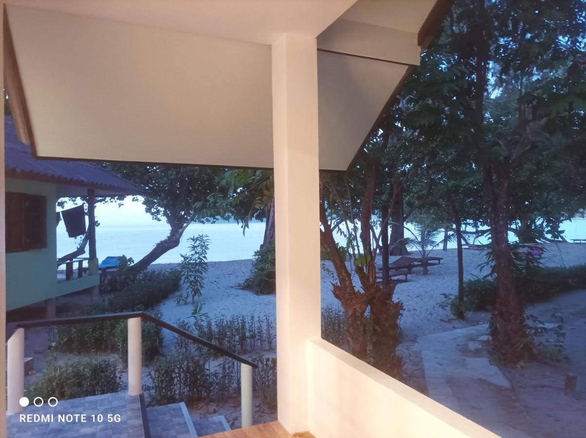 Payam Cabana パヤム島 部屋 写真
