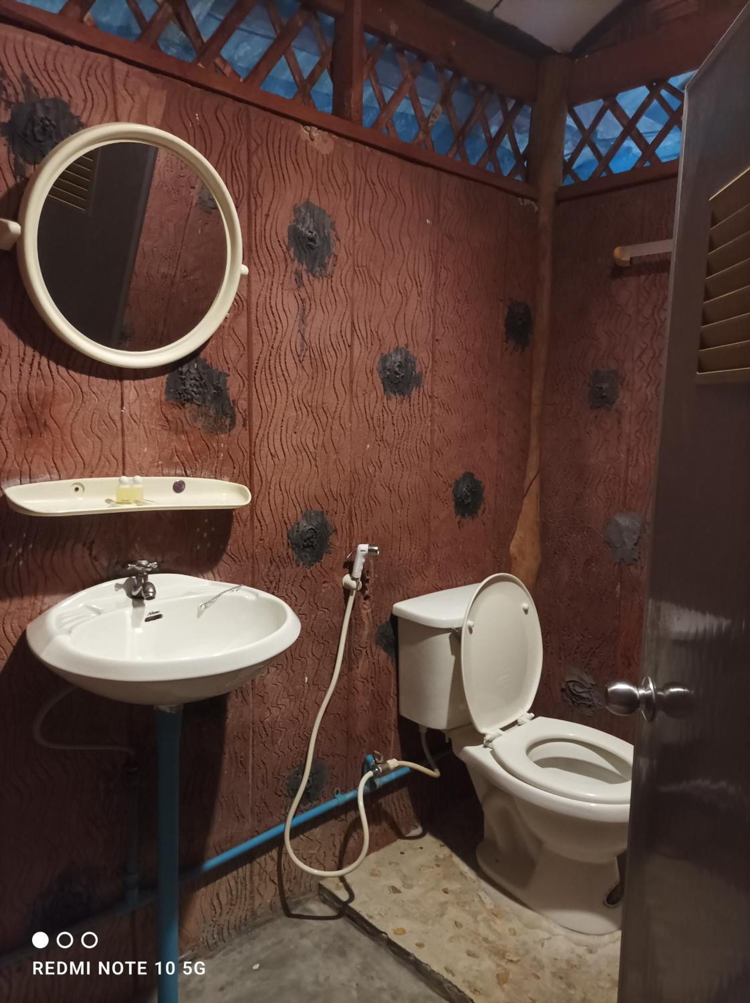 Payam Cabana パヤム島 部屋 写真