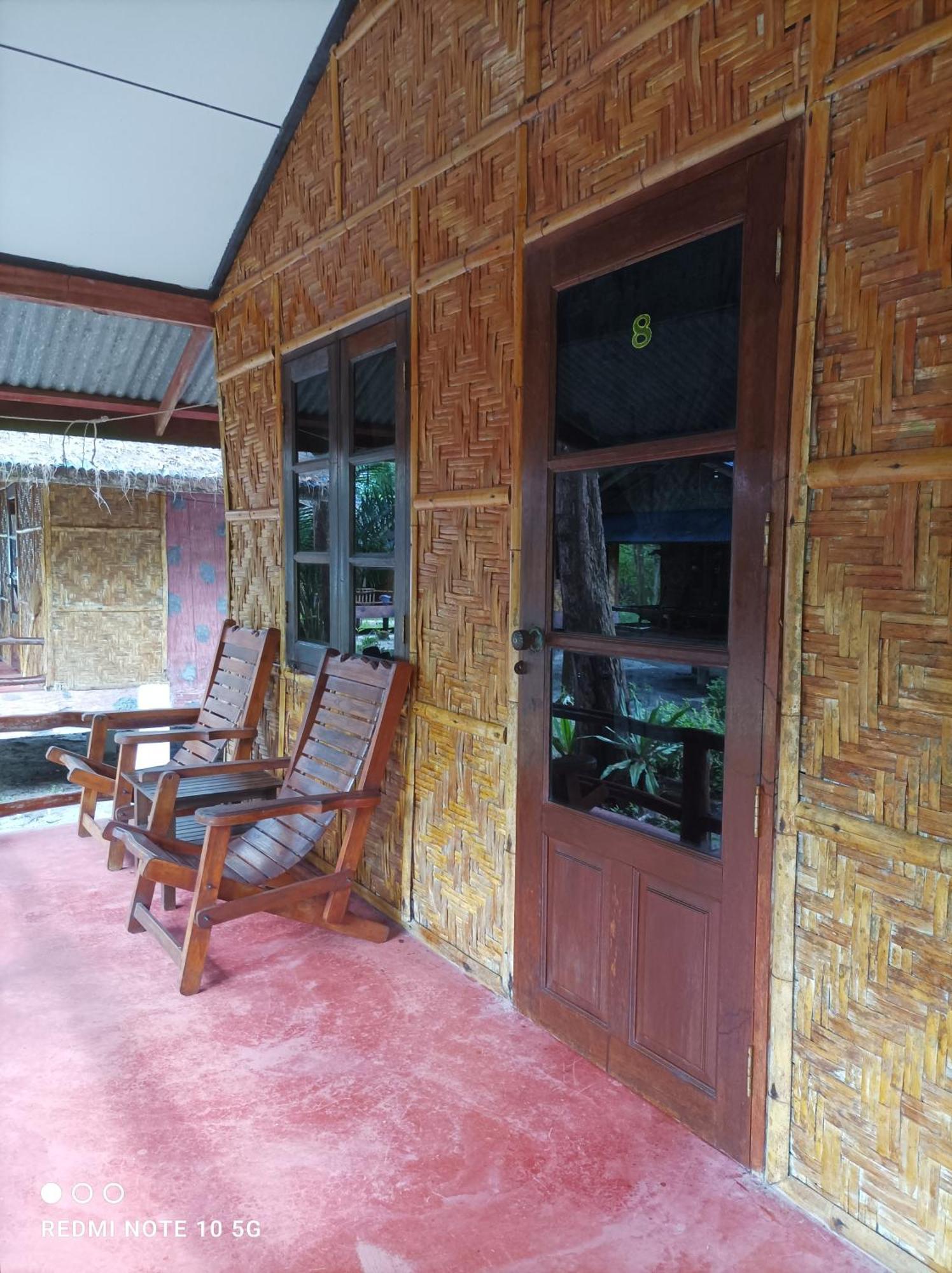 Payam Cabana パヤム島 部屋 写真