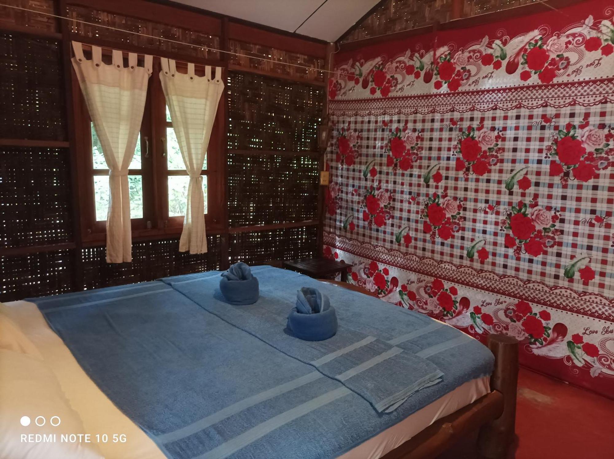 Payam Cabana パヤム島 部屋 写真