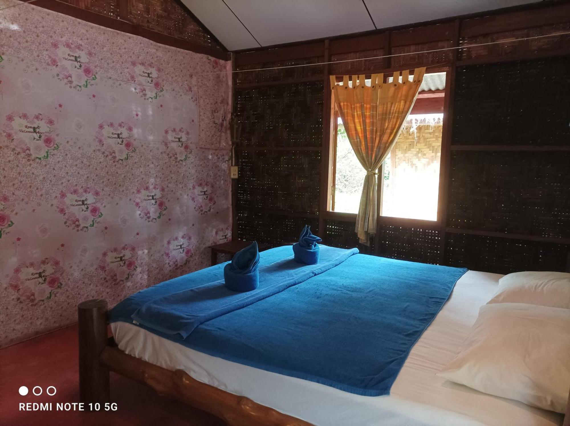 Payam Cabana パヤム島 部屋 写真