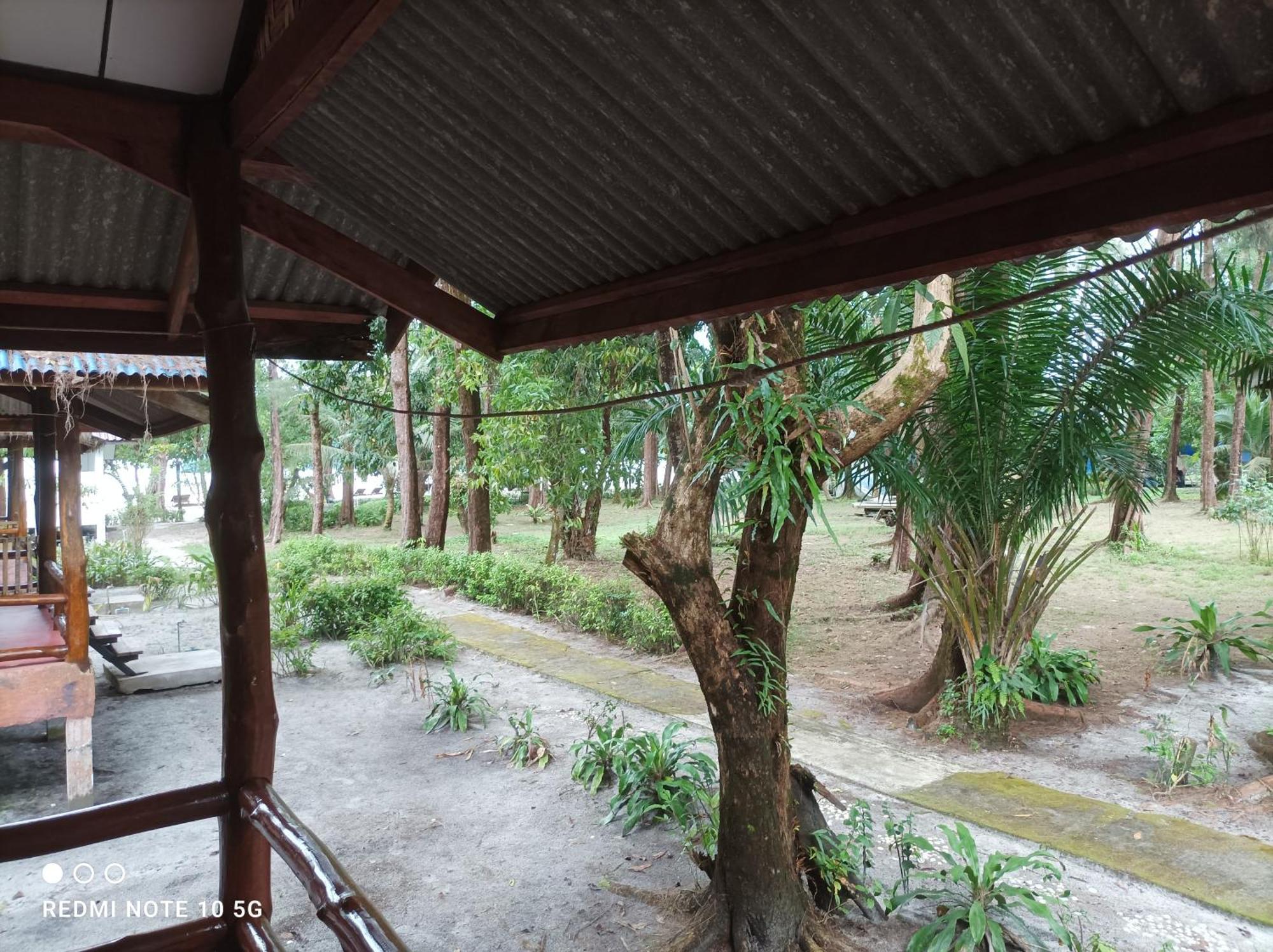 Payam Cabana パヤム島 部屋 写真